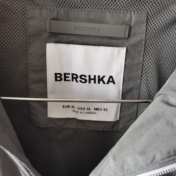 BERSHKA contrast panel windbreaker (XL) NWT - Picture 7 of 8